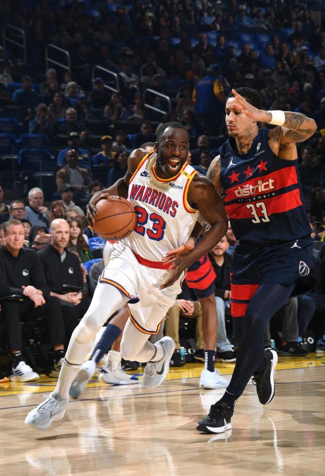 双方实力对决，场上出现精彩绝伦的一幕(双方实力对决,场上出现精彩绝伦的一幕是哪一集)