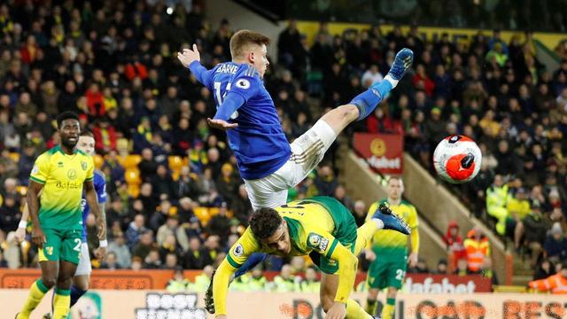 aoa体育娱乐-英冠最佳射手谈未来千金争相蜂拥抢挡的简单介绍