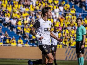 包含瓦伦西亚球员吉梅内斯：我们要团结一致，克服困难的词条