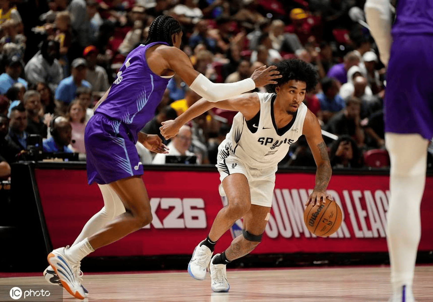 爵士客场战胜尼克斯,高效命中率稳固胜局的简单介绍 爵士客场战胜尼克斯,高效命中率稳固胜局的简单介绍