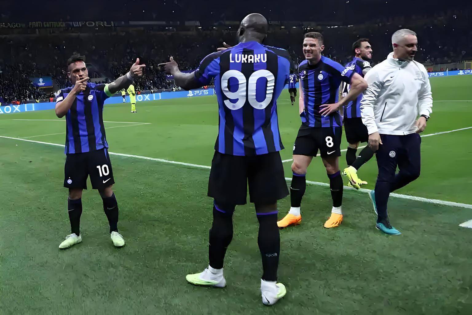 aoa体育直播-汉诺威96客场遭逢挫折，保级路仍漫长的简单介绍