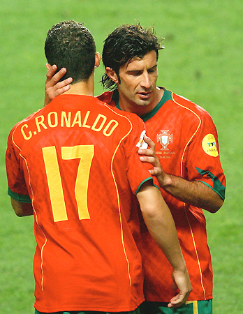 斯洛文尼亚惨负俄罗斯,遭遇欧洲杯出局 斯洛文尼亚惨负俄罗斯,遭遇欧洲杯出局