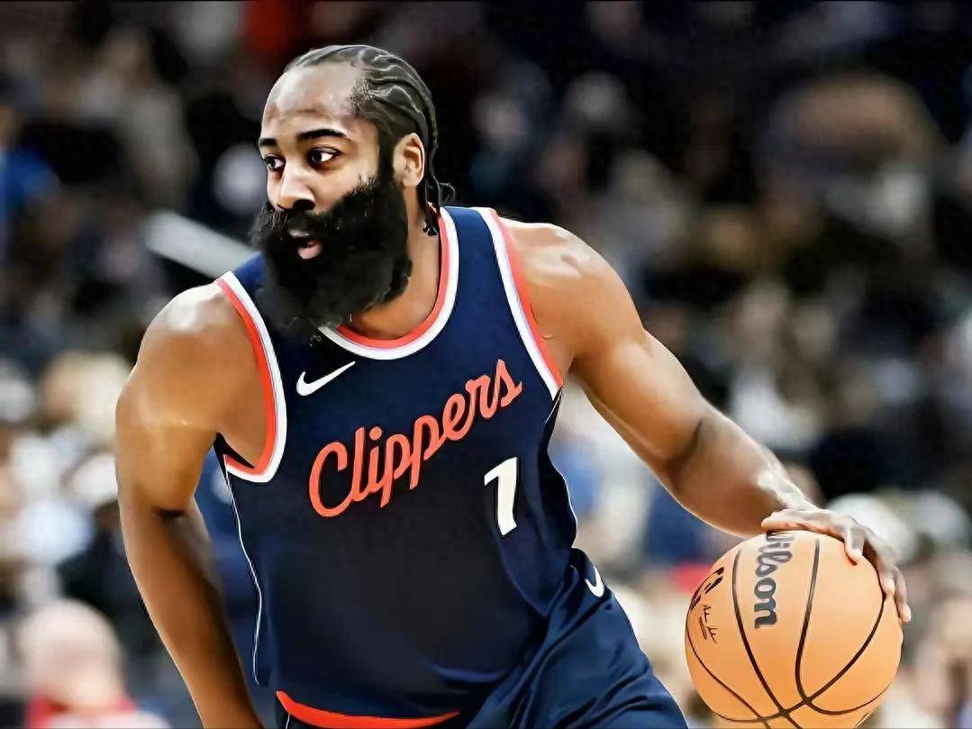 热那亚外援伤愈复出，球队士气大增的简单介绍