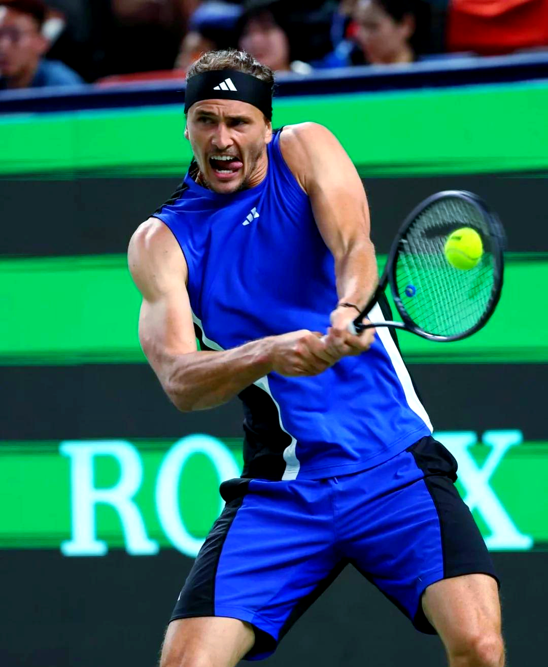 夺冠在望！实力强劲球队轻松晋级