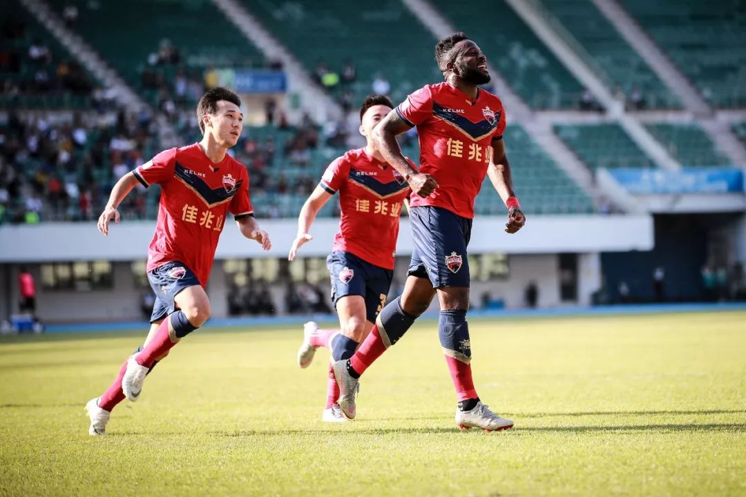 关于浙江绿城客场战胜深圳佳兆业，取得三连胜的信息