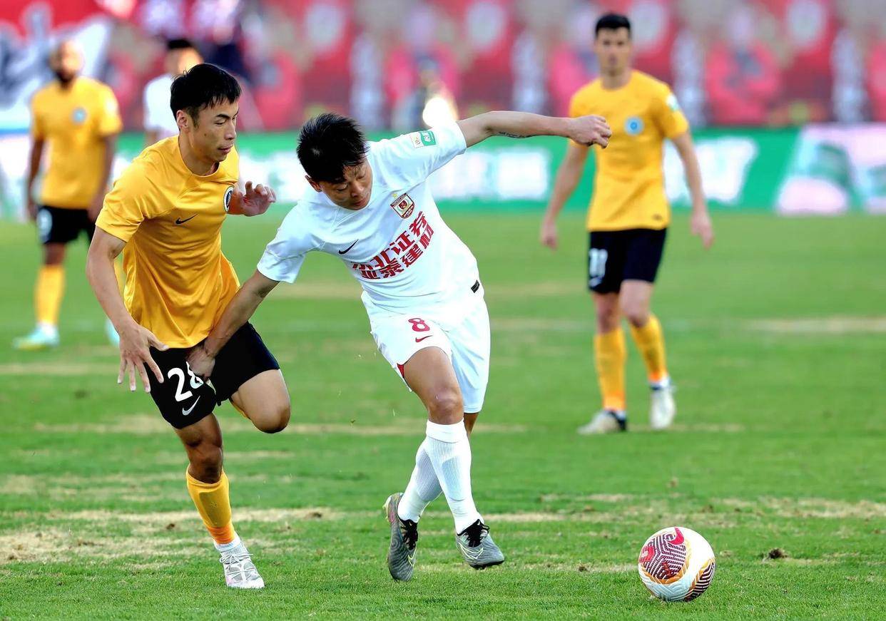 亚泰不敌恒丰智诚,中超保级竞争激烈 亚泰不敌恒丰智诚,中超保级竞争激烈
