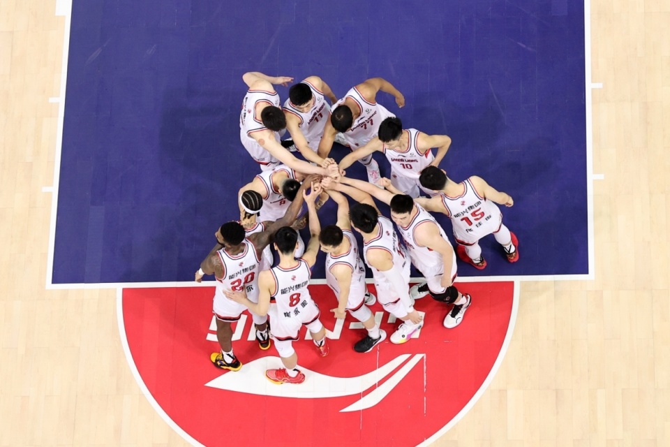 aoa体育培训-竞争激烈的季后赛中，两支劲旅会碰撞出怎样的火花的简单介绍