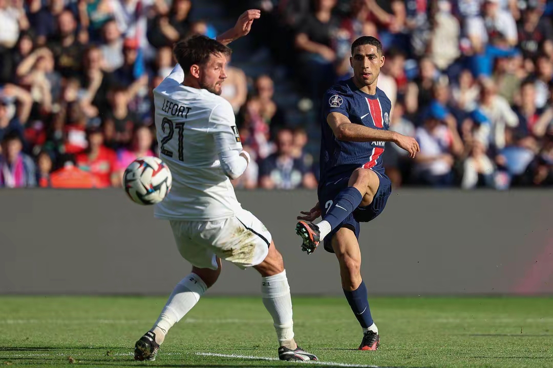 尤文图斯奋力防守，巴黎圣日耳曼取得胜利