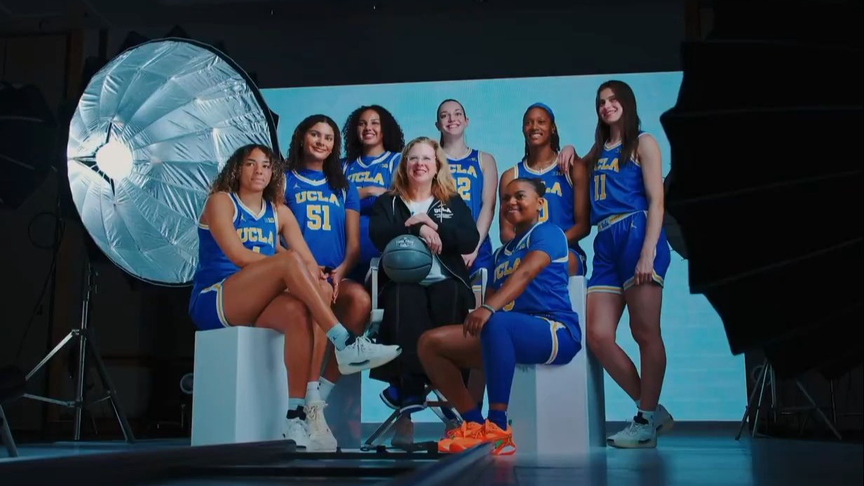 包含加拿大女篮在洲际比赛中一路高歌的词条