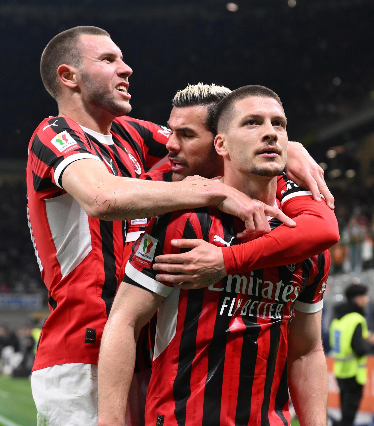 包含博努奇领衔!AC米兰后防线成为意甲最佳组合的词条 包含博努奇领衔!AC米兰后防线成为意甲最佳组合的词条