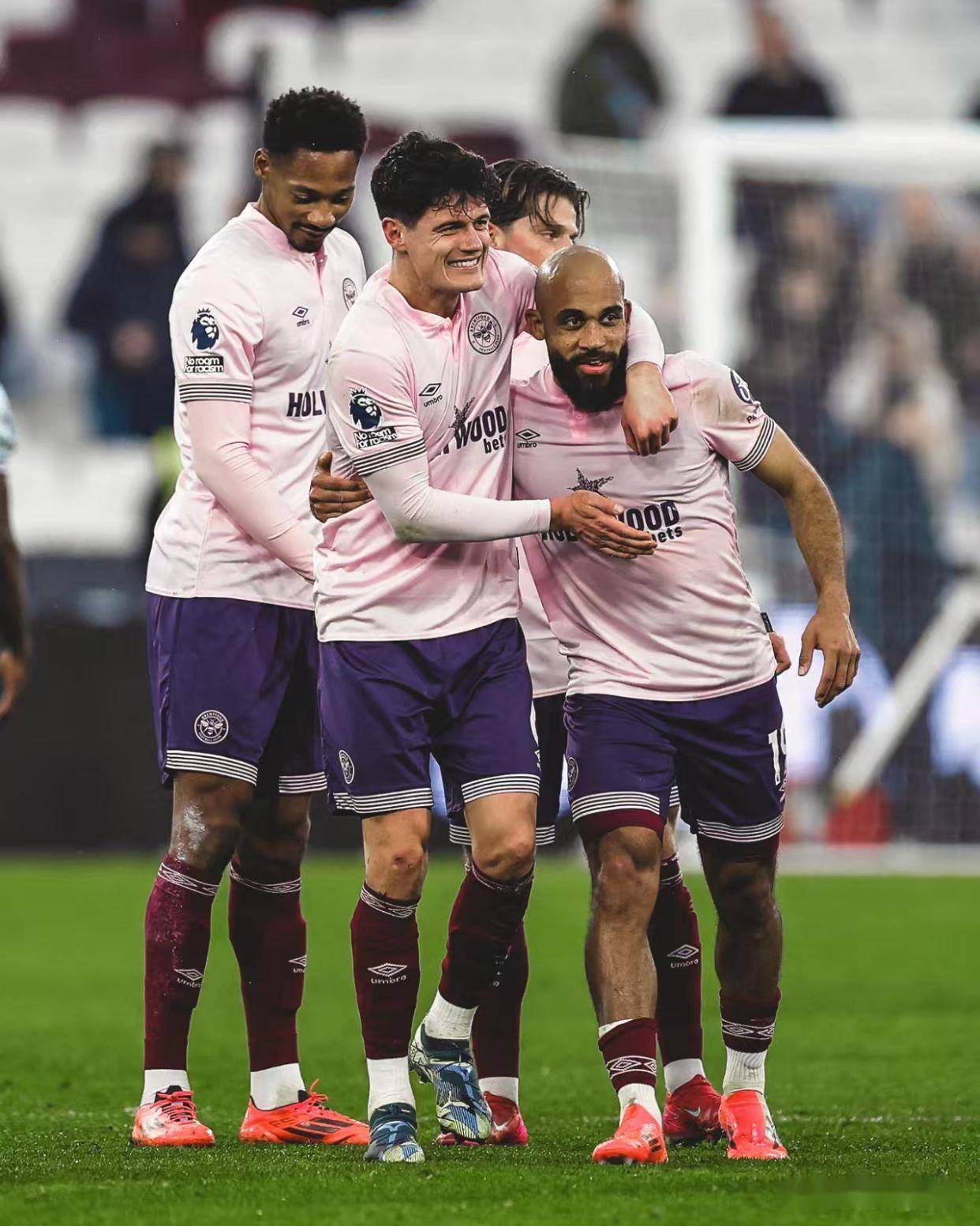 aoa体育官网-包含莱斯特城大比分取胜，盼望欧冠资格的词条