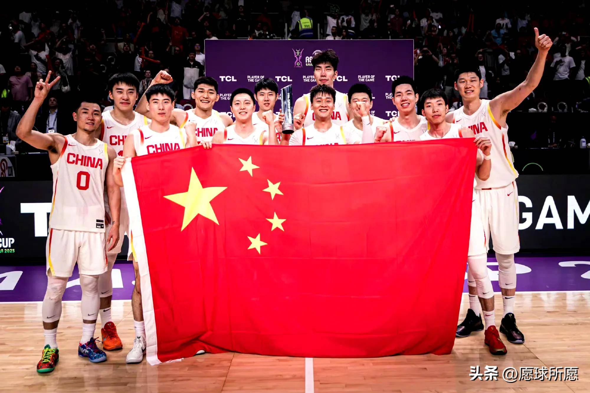 包含激动人心的比赛，球员们展现出顶尖技艺和拼搏精神的词条