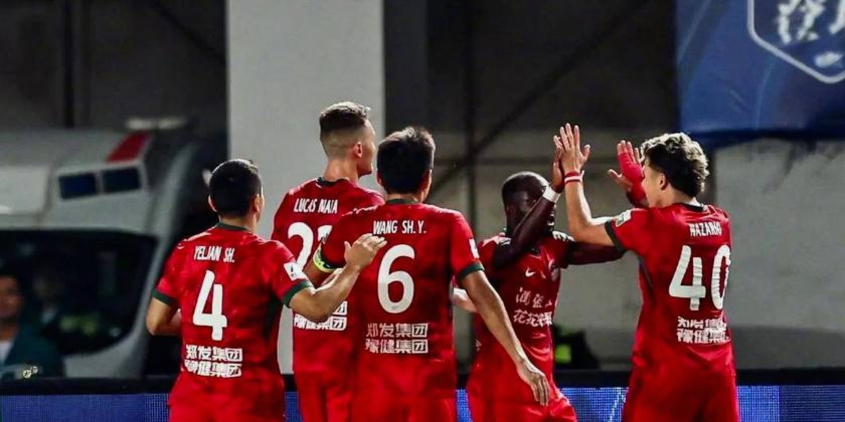 关于中超比赛持续激烈，球员们全力以赴的信息