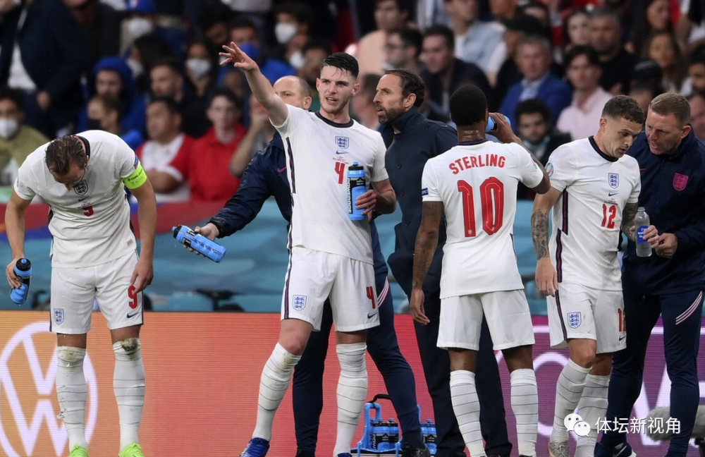 aoa体育教练-包含精彩战术变换获得胜利场面混战不分胜负的词条