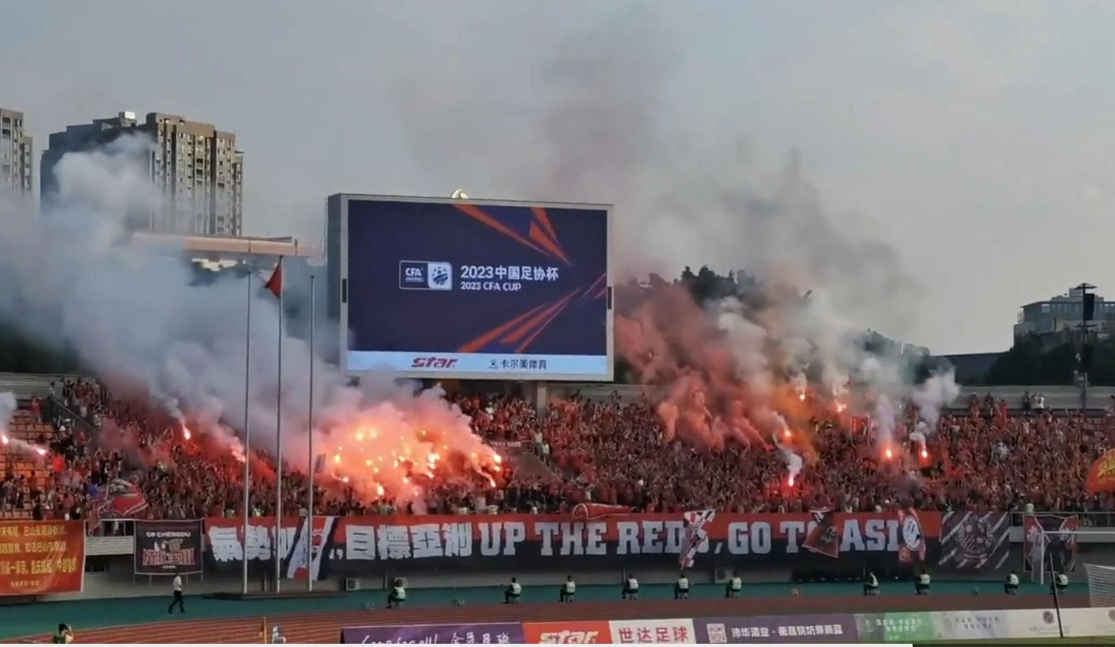 aoa体育课程-包含客场德比大战悬念迭起，胜负难分的词条